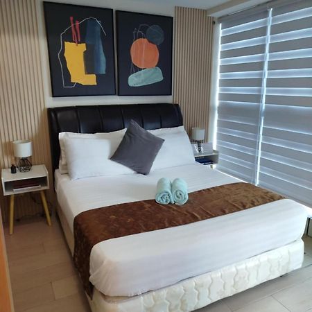 Uptown Parksuites Tower 1 Bgc Taguig Bagian luar foto
