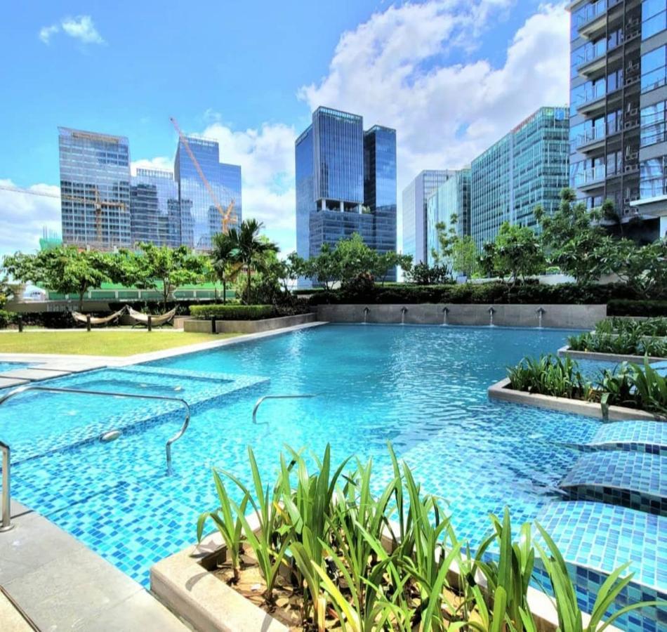 Uptown Parksuites Tower 1 Bgc Taguig Bagian luar foto