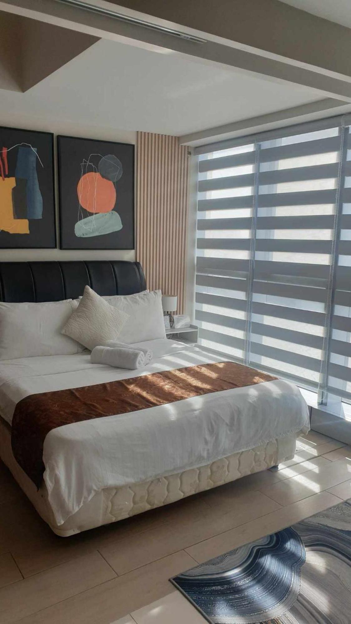 Uptown Parksuites Tower 1 Bgc Taguig Bagian luar foto