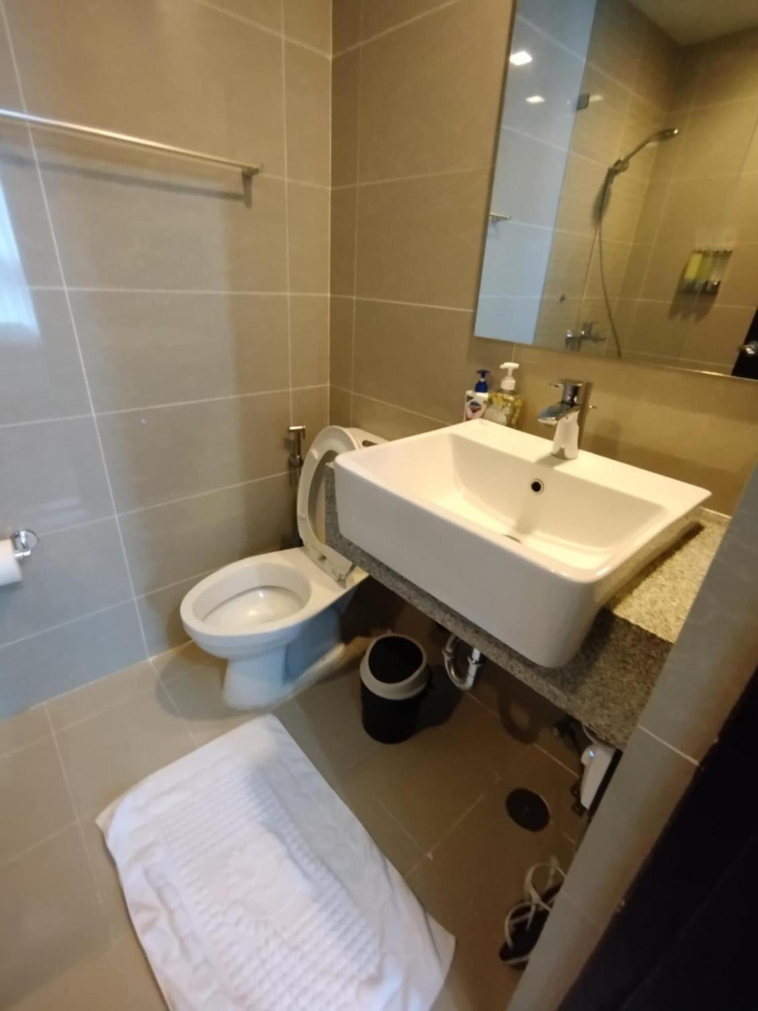 Uptown Parksuites Tower 1 Bgc Taguig Bagian luar foto